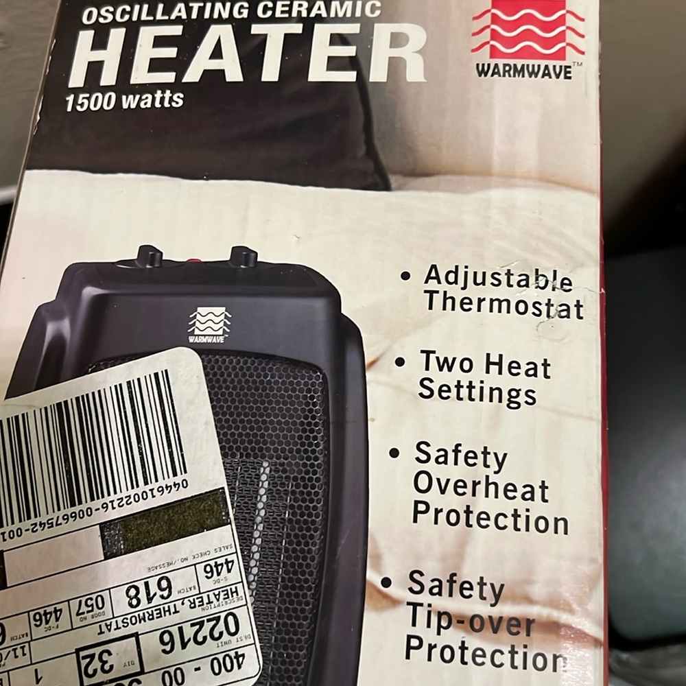 NEW 1500 WATTS OSCILLATING CERAMIC HEATER!